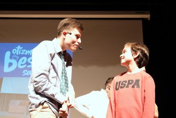 Değiştirmeye değil anlamaya odaklanmalı