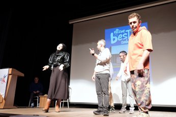 Değiştirmeye değil anlamaya odaklanmalı