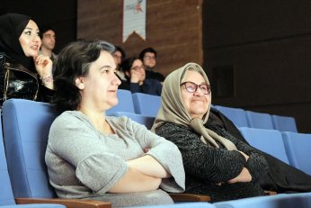 Değiştirmeye değil anlamaya odaklanmalı