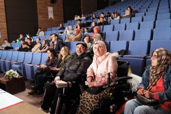 Değiştirmeye değil anlamaya odaklanmalı