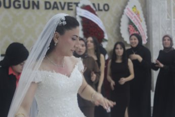 Neslihan ile Dolunay Çekmece’de imzalayacak