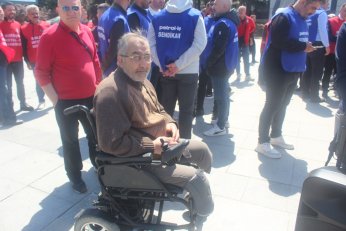 Engel tanımayan işçiler 11 taleple meydana çıkıyor