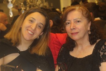 Dünya evine kınayı soğutmadan girdiler 