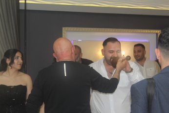 Dünya evine kınayı soğutmadan girdiler 