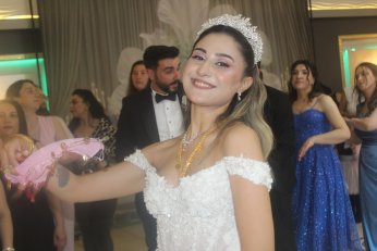 Dünya evine kınayı soğutmadan girdiler 