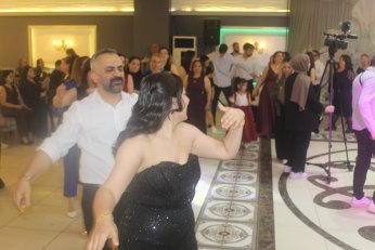 Dünya evine kınayı soğutmadan girdiler 