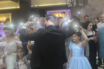 Dünya evine kınayı soğutmadan girdiler 