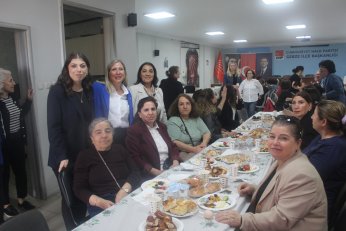 Huzurlu ülkenin yolu mutlu annelerden geçer 