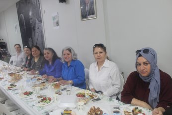 Huzurlu ülkenin yolu mutlu annelerden geçer 