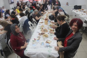 Huzurlu ülkenin yolu mutlu annelerden geçer 