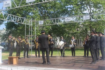 Festivalde ders. Derste festival