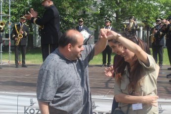 Festivalde ders. Derste festival