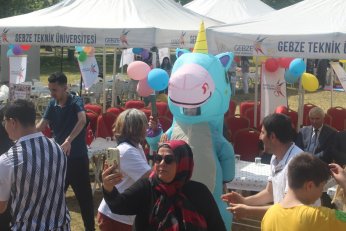 Festivalde ders. Derste festival