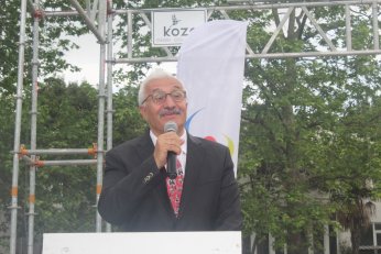 Festivalde ders. Derste festival