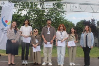 Festivalde ders. Derste festival