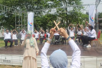 Festivalde ders. Derste festival