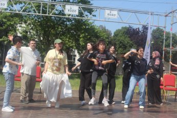 Festivalde ders. Derste festival