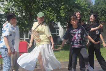 Festivalde ders. Derste festival