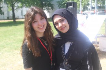 Festivalde ders. Derste festival