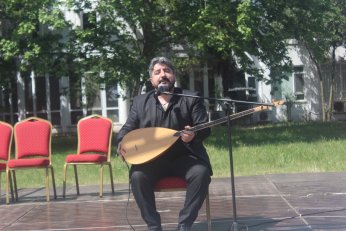 Festivalde ders. Derste festival