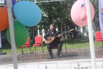 Festivalde ders. Derste festival
