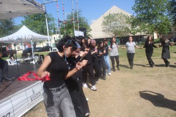 Festivalde ders. Derste festival