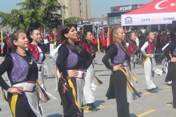 Görevimiz 19 Mayıs ruhuyla geleceğe taşımak