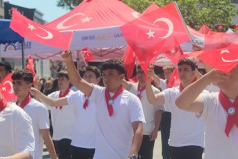 Görevimiz 19 Mayıs ruhuyla geleceğe taşımak