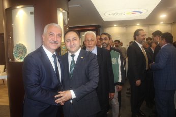 Yarıştık. Kazandık. O zaman hakkını vermeli