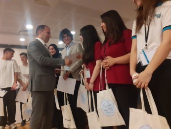 Darbe ve krizlere karşı düşünen toplum