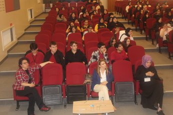 Darbe ve krizlere karşı düşünen toplum