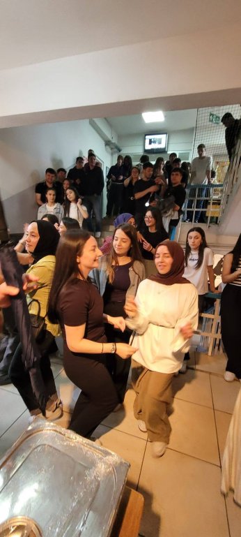 Sarkuysan'da vur patlasın çal oynasın