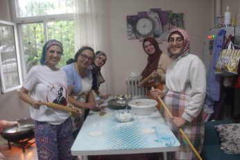 Sarkuysan'da vur patlasın çal oynasın