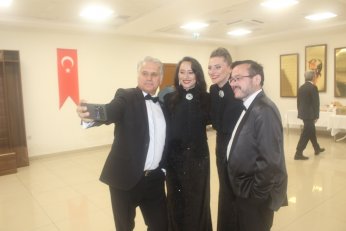 Beşinci konserde Zeki Müren’i yâd ettiler