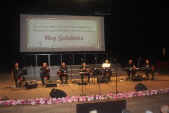 Beşinci konserde Zeki Müren’i yâd ettiler