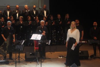 Beşinci konserde Zeki Müren’i yâd ettiler