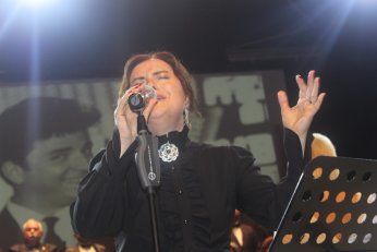 Beşinci konserde Zeki Müren’i yâd ettiler