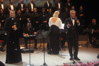 Beşinci konserde Zeki Müren’i yâd ettiler