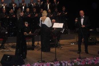 Beşinci konserde Zeki Müren’i yâd ettiler