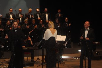 Beşinci konserde Zeki Müren’i yâd ettiler