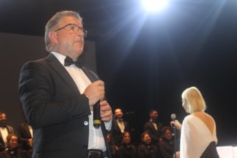 Beşinci konserde Zeki Müren’i yâd ettiler