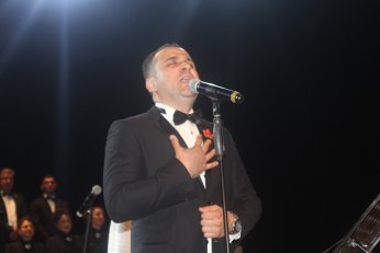 Beşinci konserde Zeki Müren’i yâd ettiler