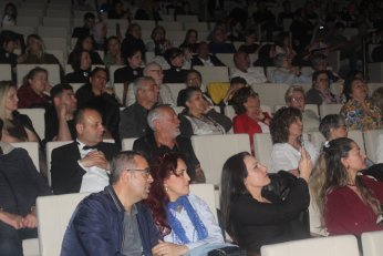 Beşinci konserde Zeki Müren’i yâd ettiler