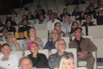 Beşinci konserde Zeki Müren’i yâd ettiler