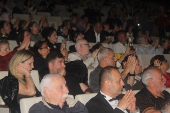 Beşinci konserde Zeki Müren’i yâd ettiler