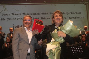 Beşinci konserde Zeki Müren’i yâd ettiler