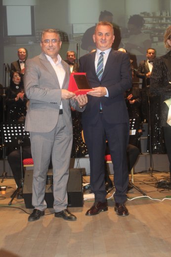 Beşinci konserde Zeki Müren’i yâd ettiler