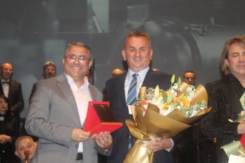 Beşinci konserde Zeki Müren’i yâd ettiler
