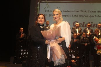 Beşinci konserde Zeki Müren’i yâd ettiler