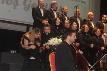 Beşinci konserde Zeki Müren’i yâd ettiler